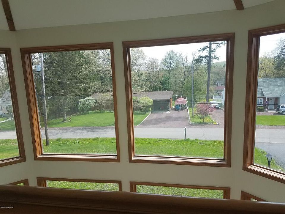 2nd image of 527 Woodland Rd
