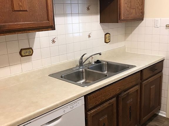 3rd image of 9412 Bay Colony Dr APT 1N