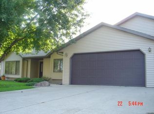 2504 Zenith Ave, Spirit Lake, IA 51360
