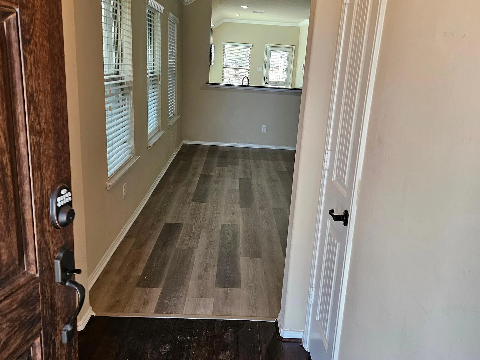3 bed, 1450 sqft, $1,900 — Photo 4