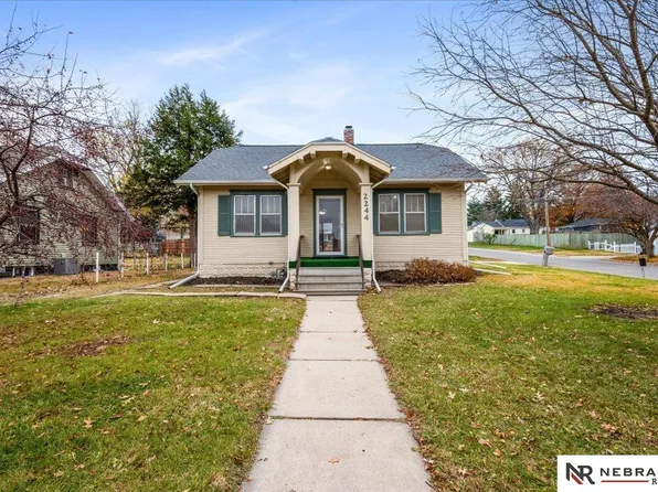 2244 S 33rd St, Lincoln, NE 68506