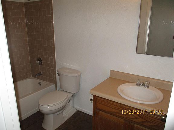 2830 Hall Bath