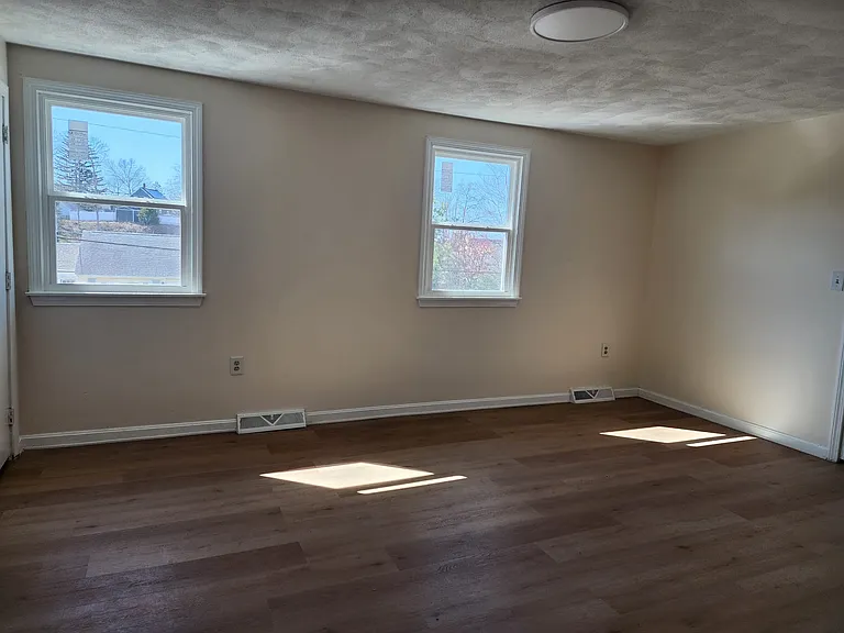 18 Tobin Ave — Photo 26