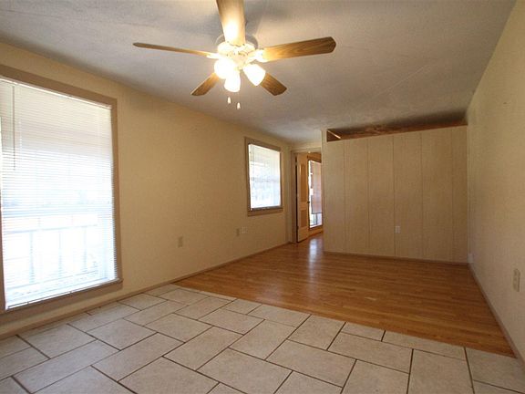 3rd image of 5244 Peacock Dr