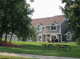 5855 Teakwood Ln N APT E, Minneapolis, MN 55442