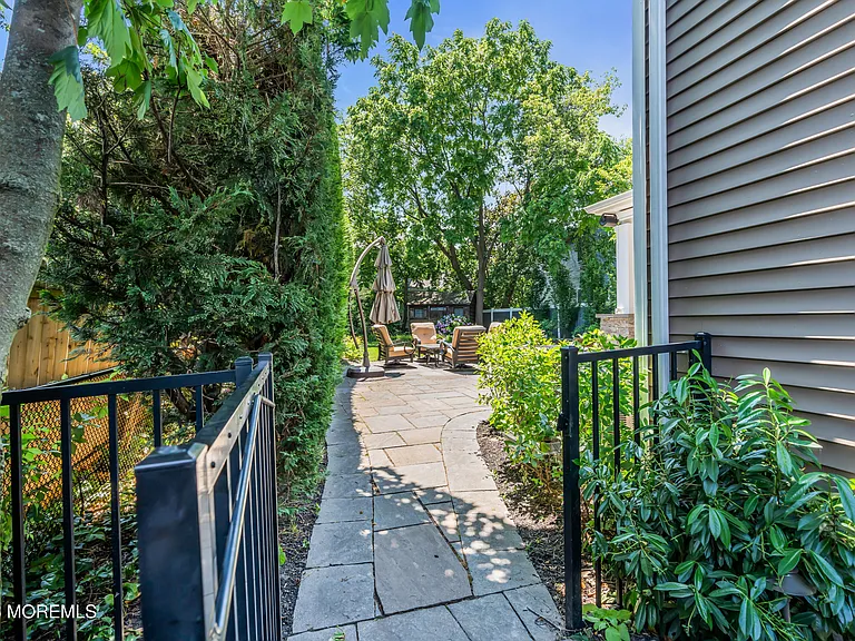 609 15th Ave — Photo 54
