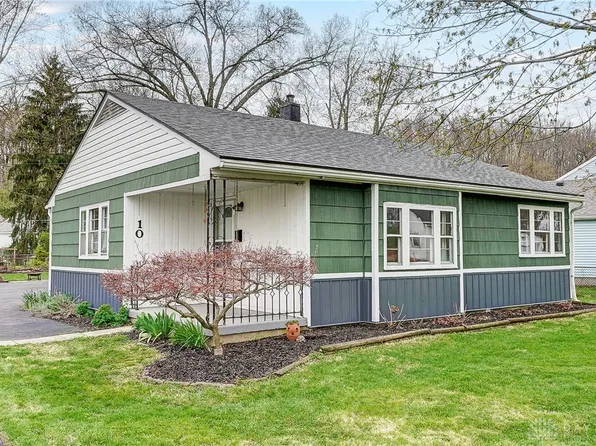 10 Maple Hill Dr, West Carrollton, OH 45449