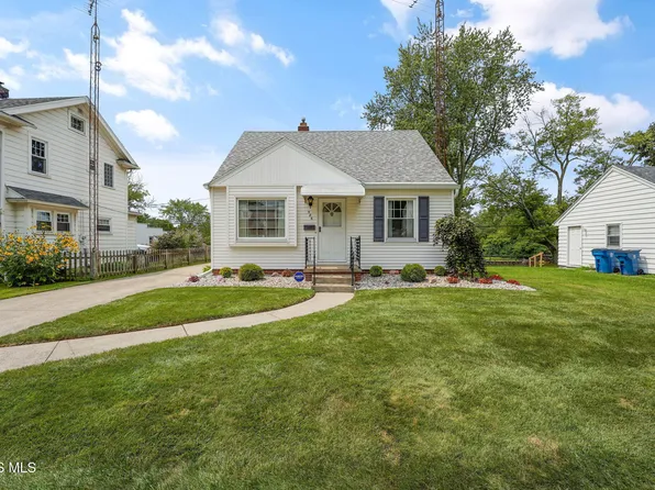 586 Sylvandale Ave, Oregon, OH 43616