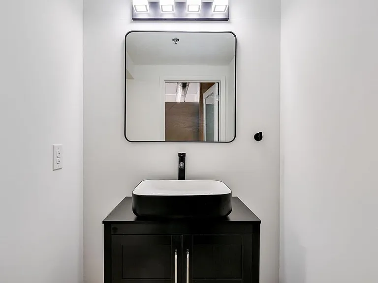 444 N 4th St #208 — Photo 12