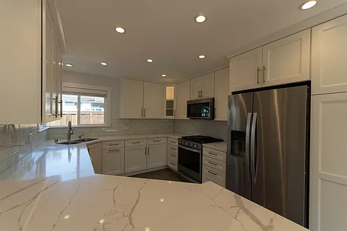 1313 Lawton Ave Photo 1