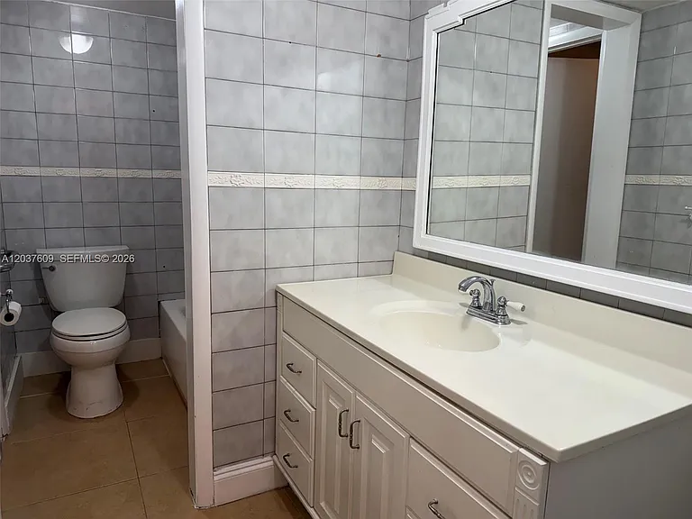 9621 SW 77th Ave #101B — Photo 8