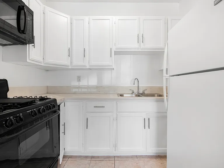 908 S Kenmore Ave #1 — Photo 4