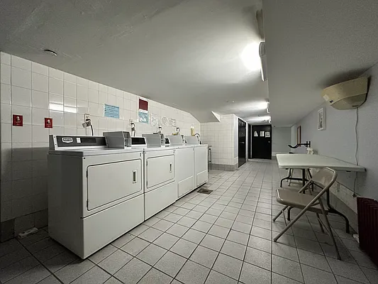 Rented by SERHANT. | media 8