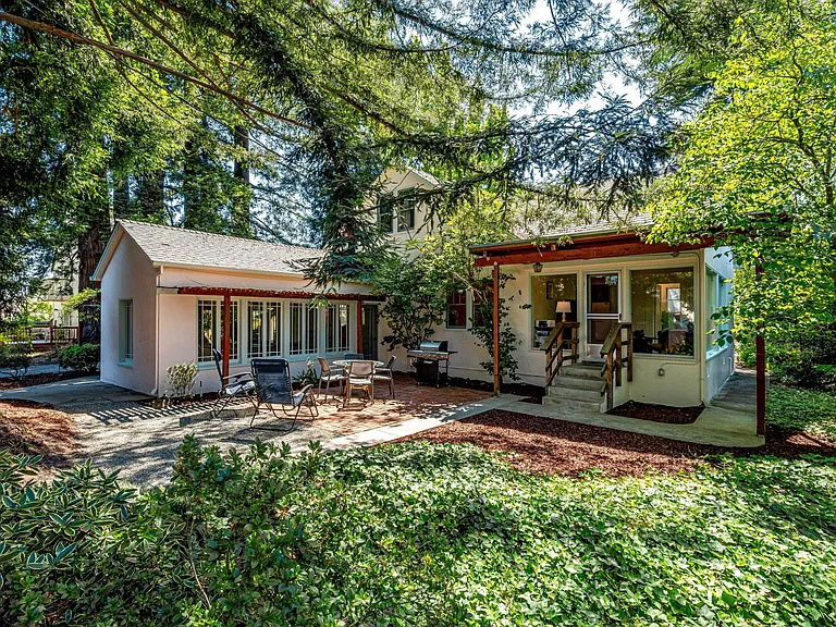 742 Austin Ave — Photo 48