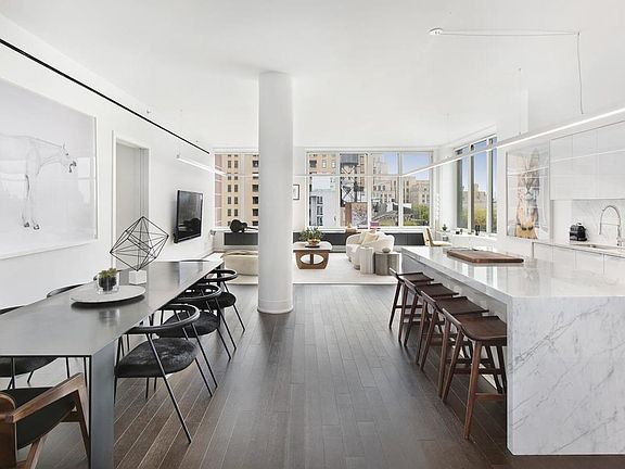 2nd image of 5 Franklin Pl #17B