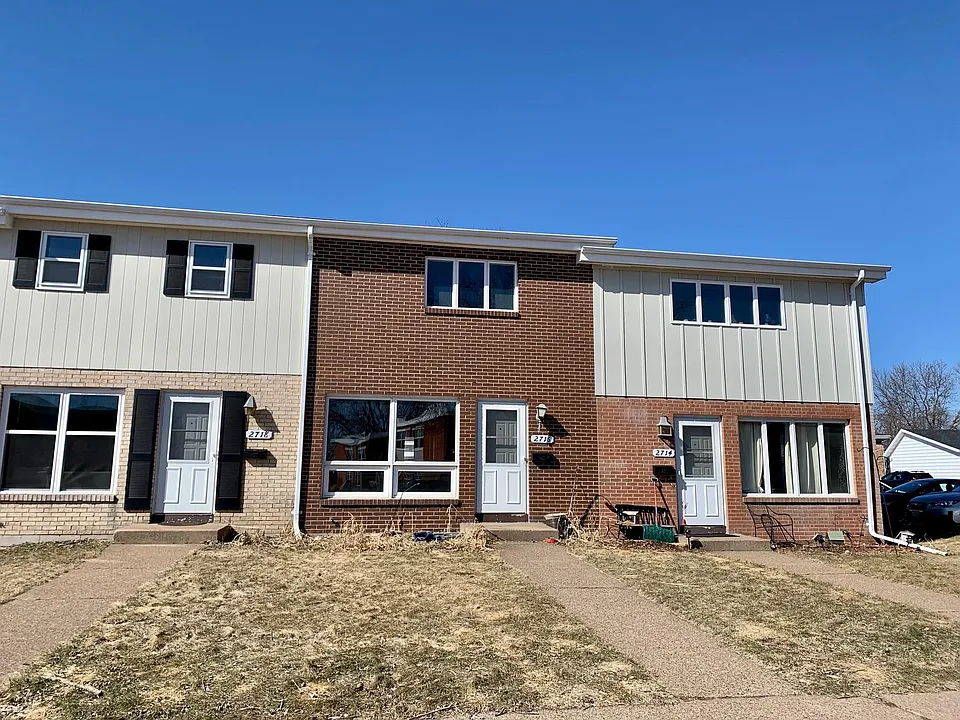 2716 Thomas Dr