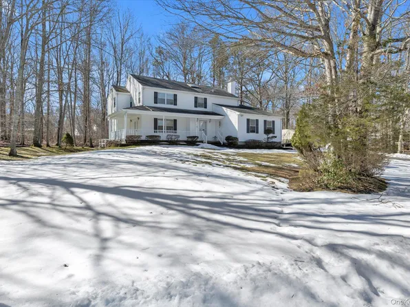 8 Jacqueline Drive, Manorville, NY 11949