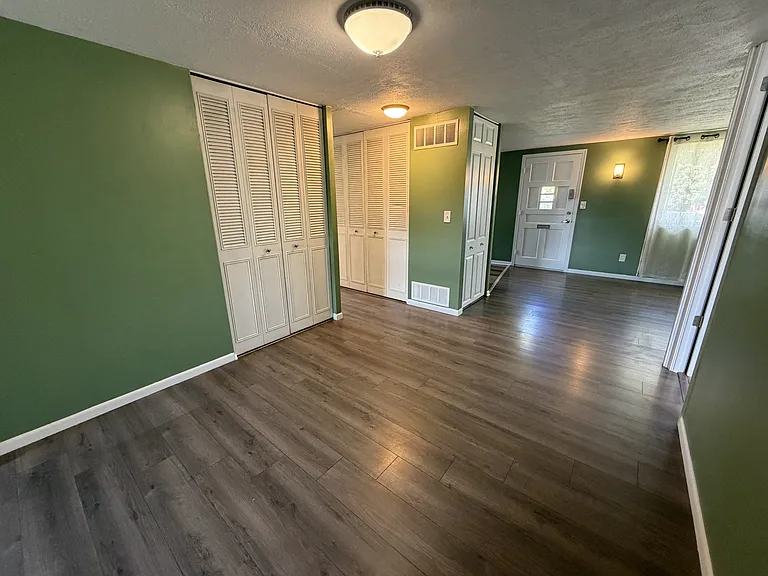 6475 Sandfield Dr — Photo 11