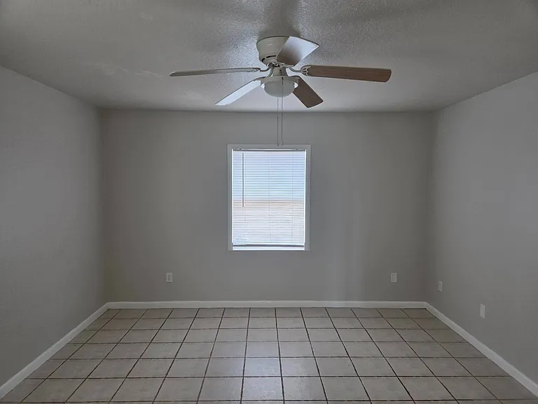 208 Mirador Dr — Photo 10