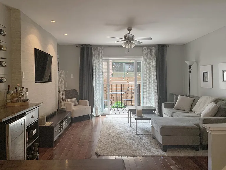 1139 Rodman St — Photo 1
