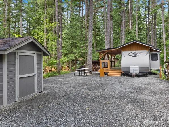 191 1 Fireside Lodge Circle, Deming, WA 98244