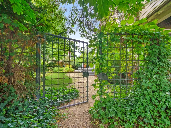 209 Argyle Road image 2 of 34