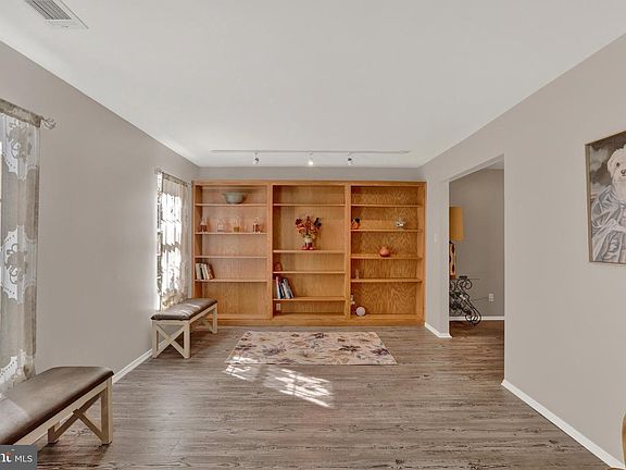 5th image of 7 Andover Pl