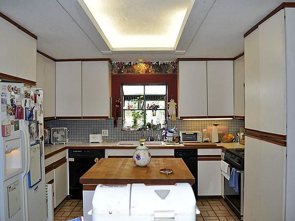 5th image of 15823 Oleta Ln