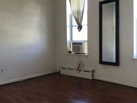 3rd image of 218 Foster Ave #4