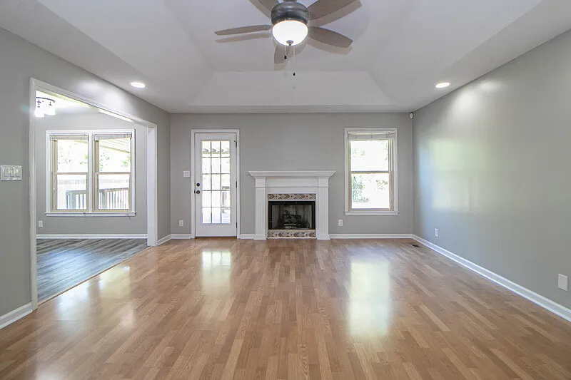 3 bed, 2.0 bath, 1545 sqft, $1,730 — Photo 3