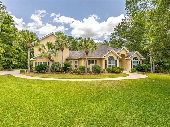 203 Red Maple Ln, Brunswick, GA 31523
