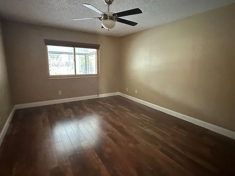 1048 Shaffer Trl — Photo 7