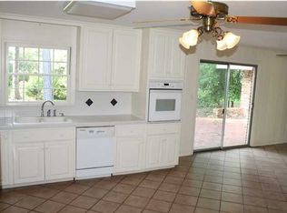 2102 Crestline Dr, Florence, AL 35630