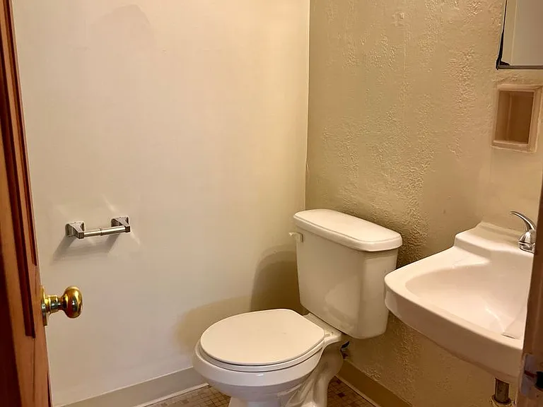 133 Stamm Ave — Photo 6