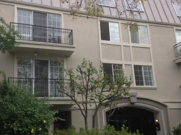 458 N Oakhurst Dr APT 305, Beverly Hills, CA 90210