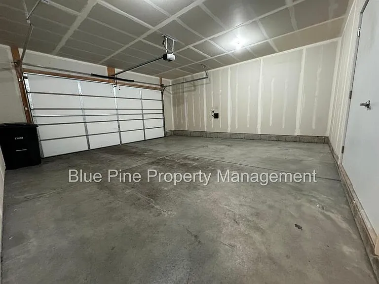 2824 E Brooklyn St — Photo 7
