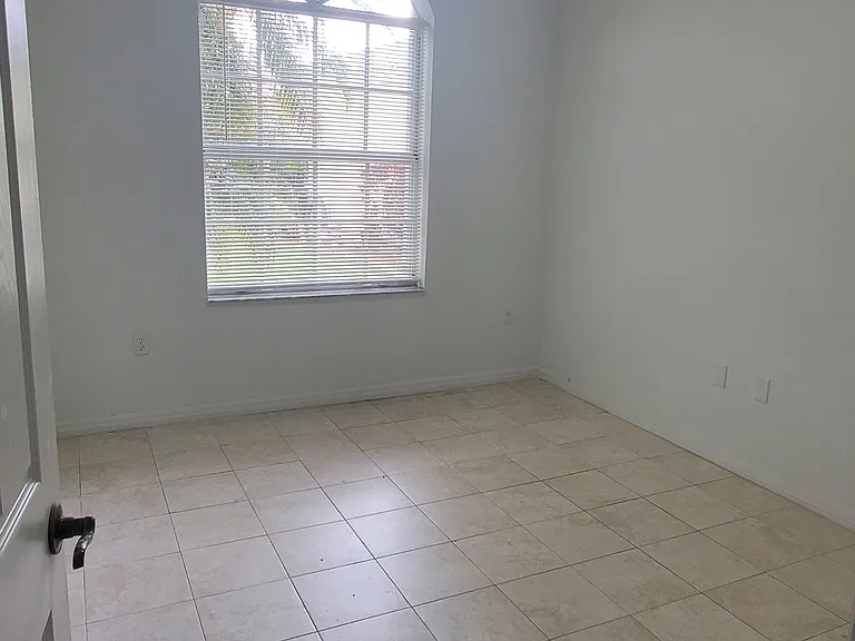 420 SE 23rd Ln — Photo 43