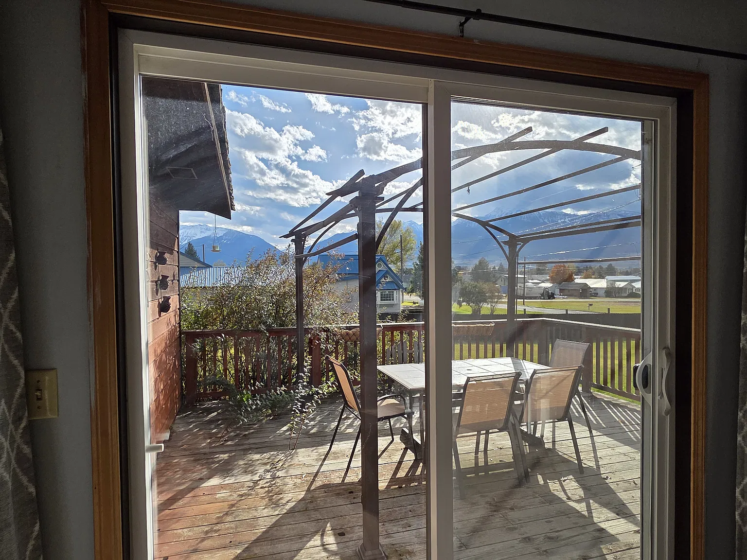 3 bed, 1050 sqft, $1,600 — Photo 2