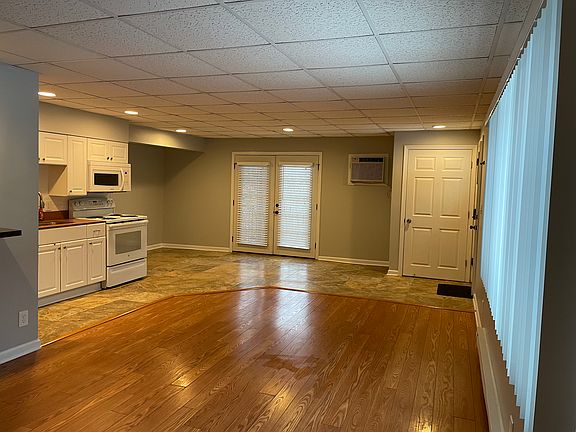 4th image of 10177 Cedar Ln APT 4