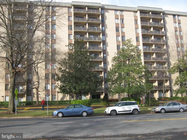 3100 S Manchester St APT 208, Falls Church, VA 22044