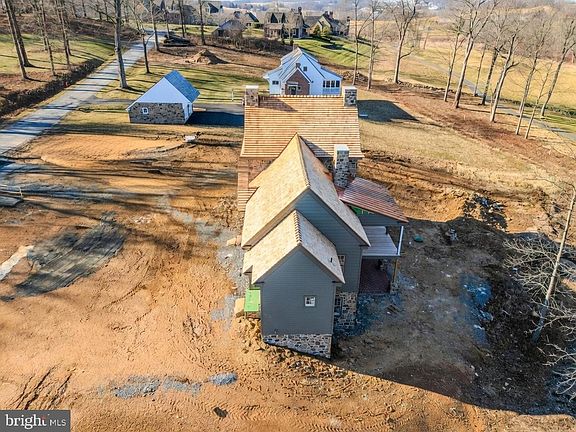 3rd image of 87 Brownstone Ln