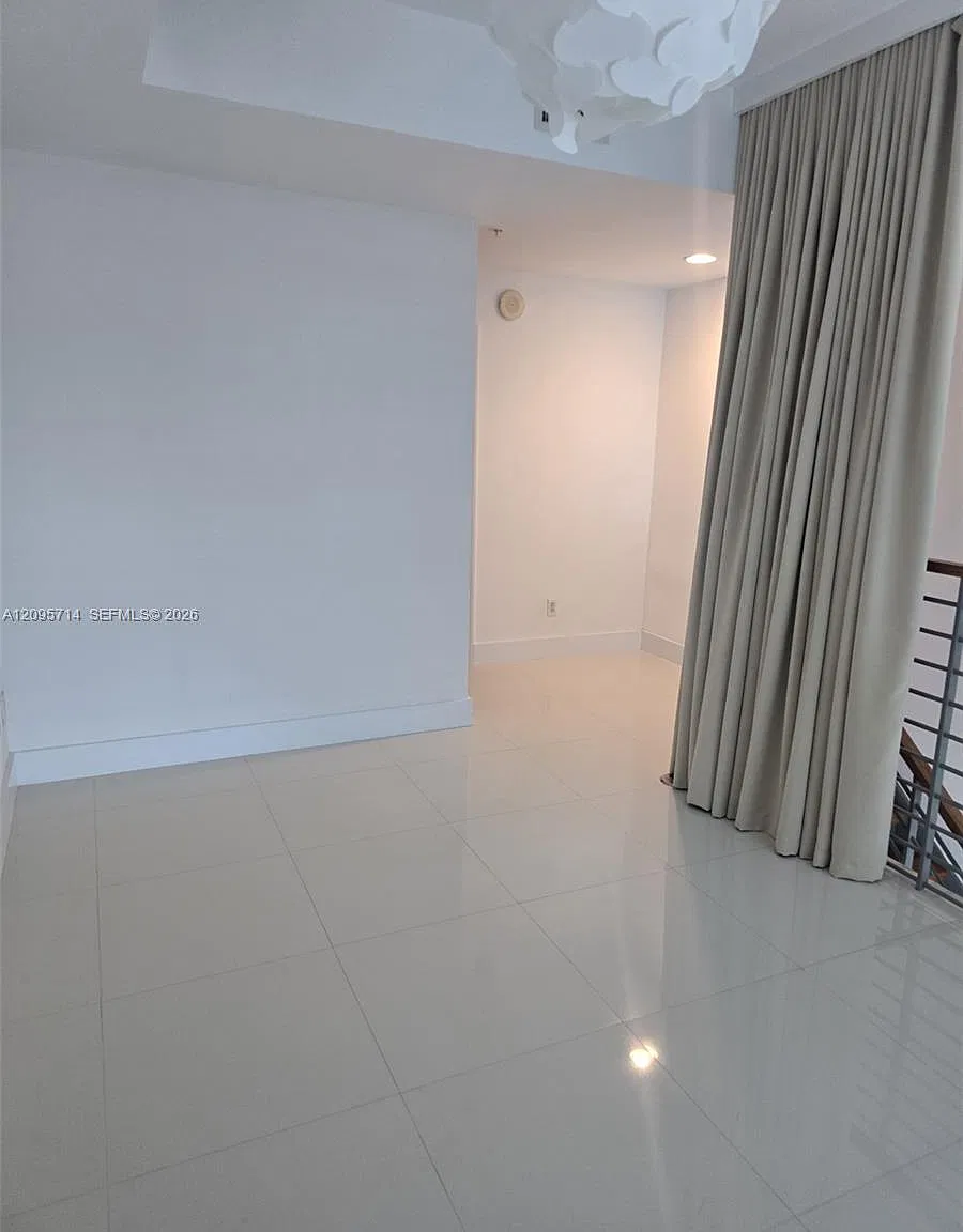 Infinity At Brickell Cond — Photo 2