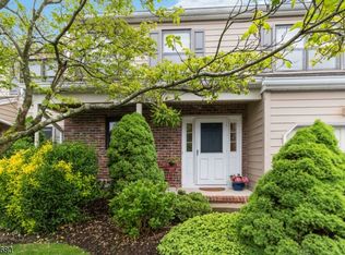 121 Sunrise Dr, Gillette, NJ 07933