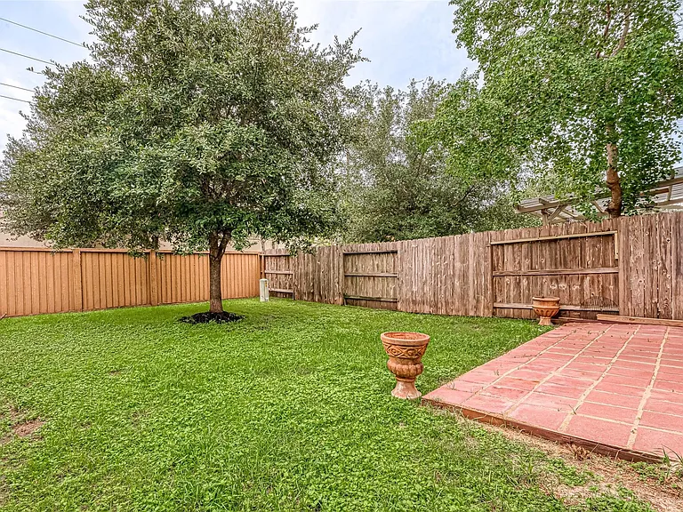 24630 Folkstone Cir — Photo 31
