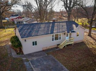 1120 N 16th St, Herrin, IL 62948