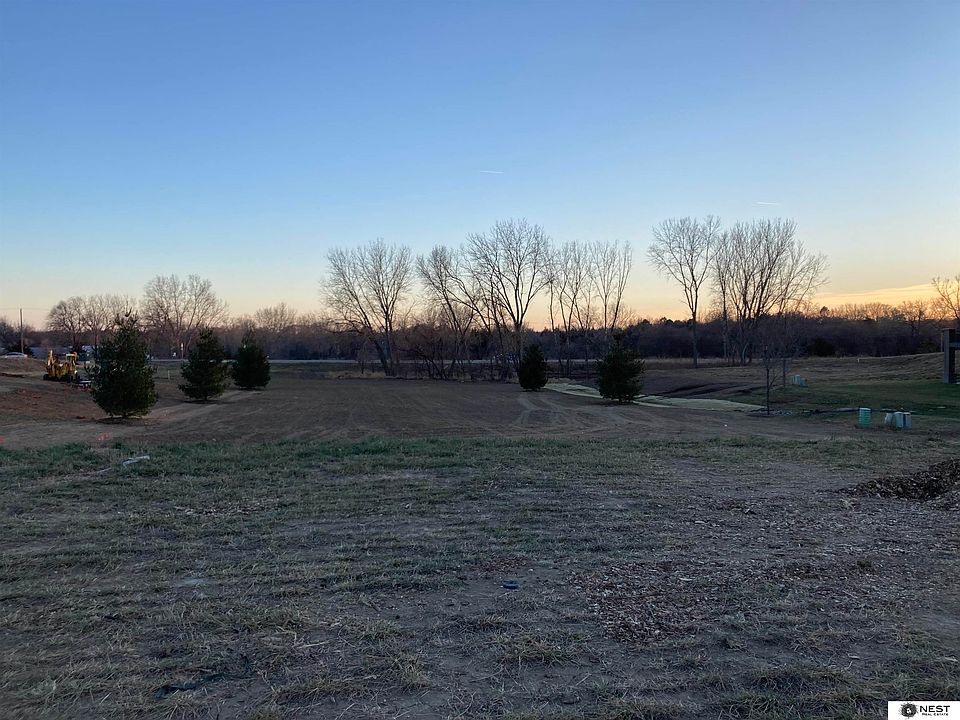 2nd image of 9521 Hillcrest Trl