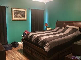 32490 Glenwood Dr, Denham Springs, LA 70706