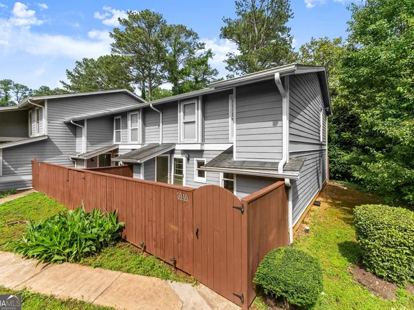 5040 Meadow Ln NE, Marietta, GA 30068