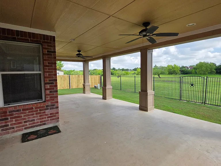 8632 Arcadia Park Dr — Photo 3