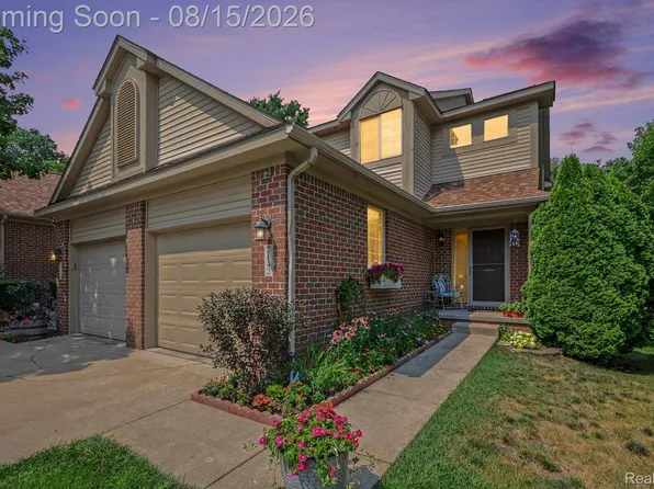 7142 Lavender Ln, Waterford, MI 48327